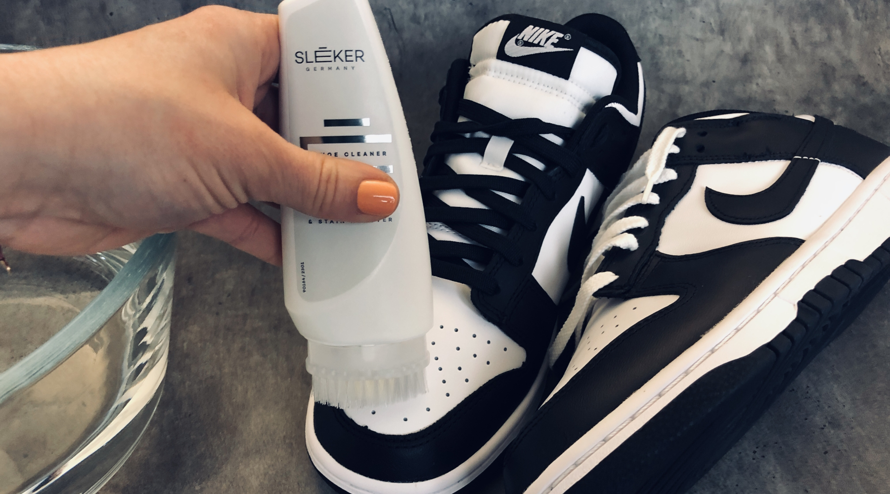 SLEEKER SHOE CLEANER Anwendung Sneaker-Reiniger
