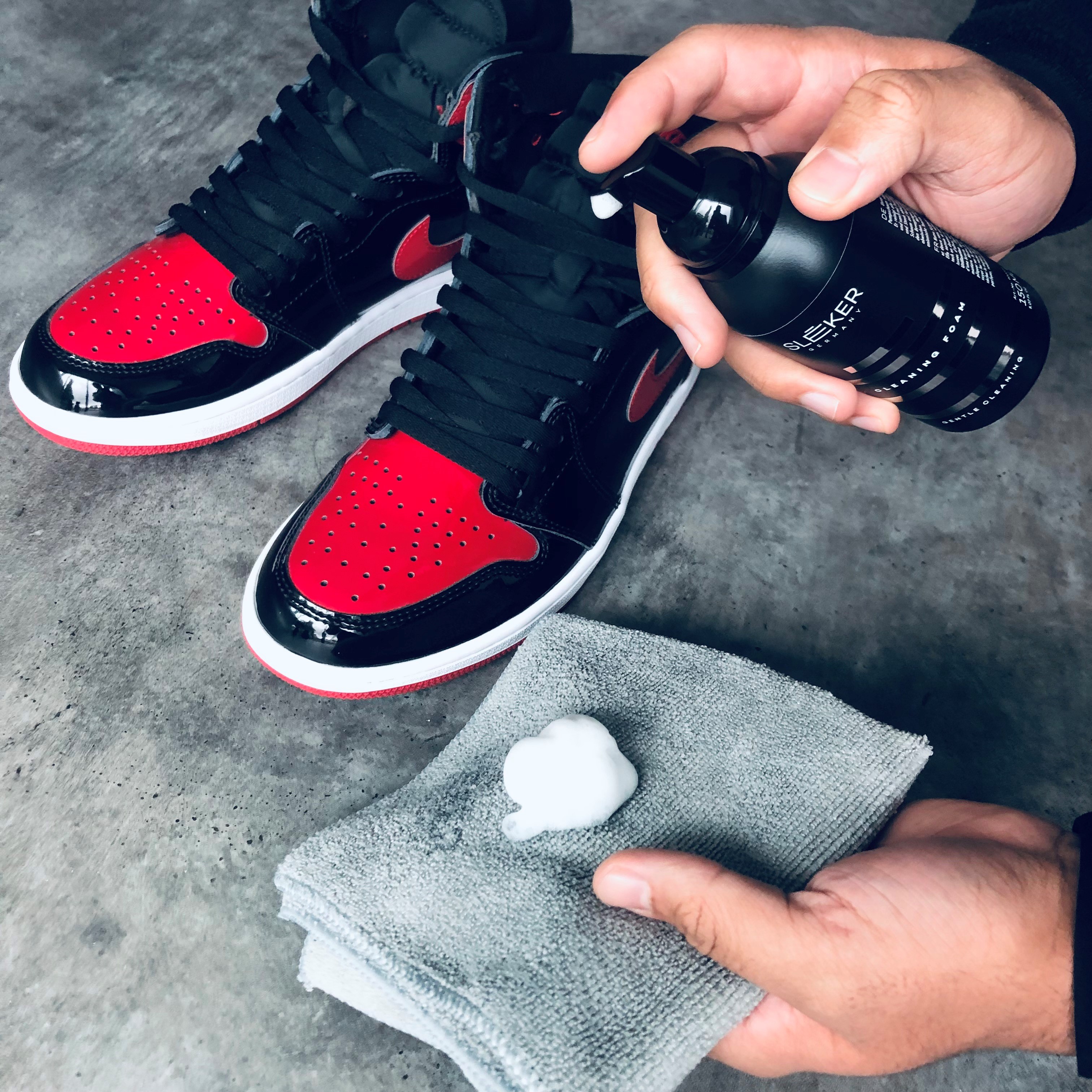 SLEEKER CLEANING FOAM Cleaning Foam auf Mikrofasertuch